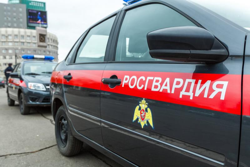 В Челябинске сотрудники вневедомственной охраны задержали мужчину, у которого при себе имелось наркотическое вещество