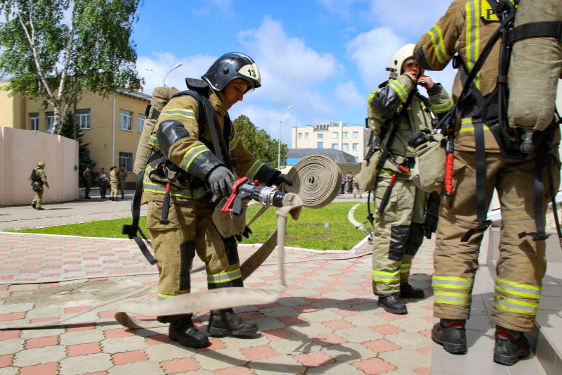 Совместные пожарно-тактические учения сотрудников Росгвардии и МЧС прошли в Ставрополе