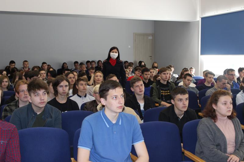 Белгородские транспортные полицейские посетили студентов индустриального колледжа