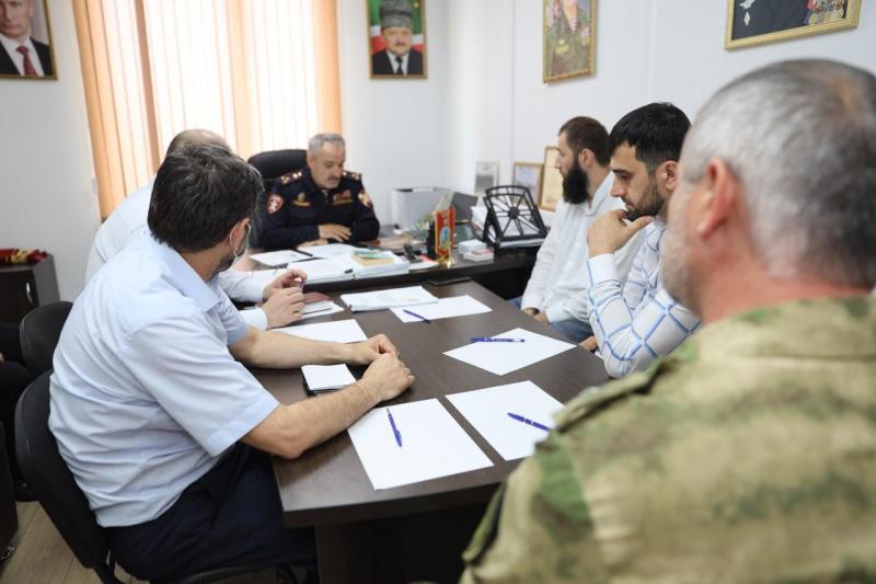 Безопасность и антитеррористическую защищенность объектов ТЭК
обсудили в чеченском Управлении Росгвардии/