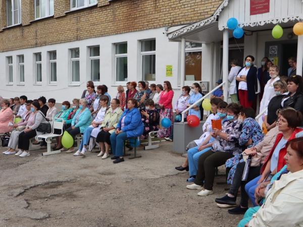 Народный фронт в Коми отмечает День медика добрым делом в сельской больнице Койгородского района