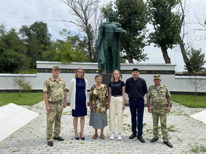 В Чеченской Республике военнослужащие Росгвардии встретились с родственниками героя Великой Отечественной войны