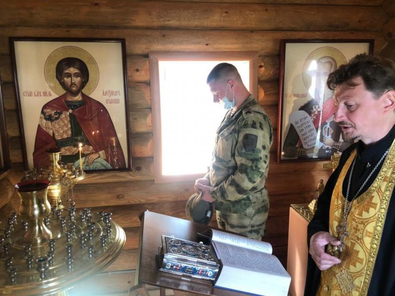 Кировские росгвардейцы приняли участие в молебне в честь святого князя Владимира