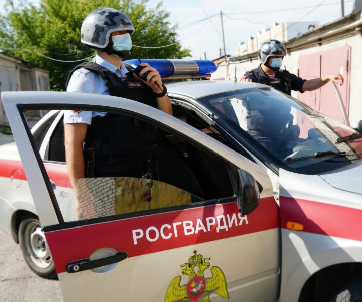 В Ульяновске при содействии сотрудников Росгвардии задержаны подозреваемые в незаконном обороте наркотиков