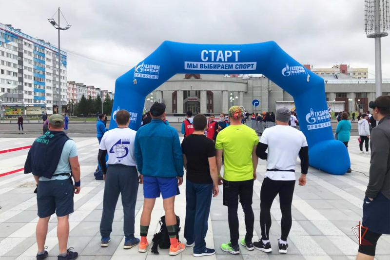 На Ямале сотрудники спецподразделения Росгвардии приняли участие в «Ямальском марафоне — 2021» (ВИДЕО)