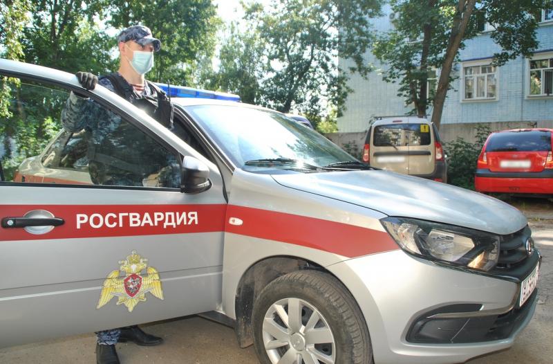 В Кирове росгвардейцы задержали гражданина, подозреваемого в сбыте поддельной купюры