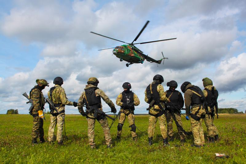 Спецподразделения Управления Росгвардии по Республике Марий Эл провели занятия по десантной подготовке
