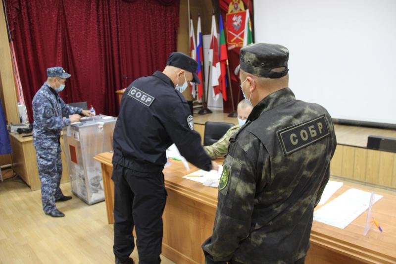 Военнослужащие и сотрудники ОГВ(с) приняли участие в выборах