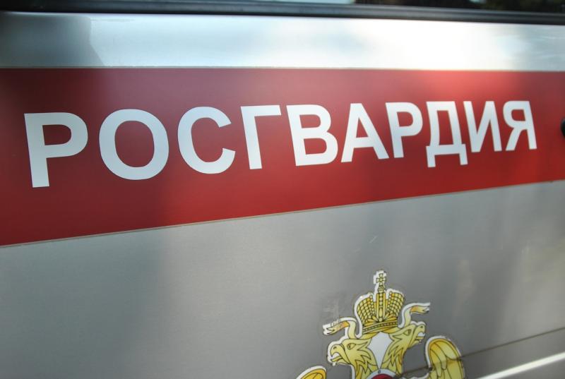 Кировские росгвардейцы задержали подозреваемого в хранении наркотиков