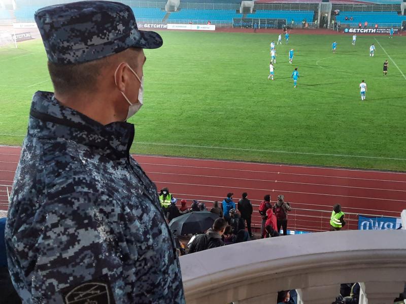 Росгвардия обеспечила правопорядок во время футбольного матча Кубка России в Ставрополе