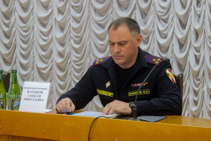 В Ставрополе начальник краевого управления Росгвардии провел служебное совещание с руководителями подразделений вневедомственной охраны