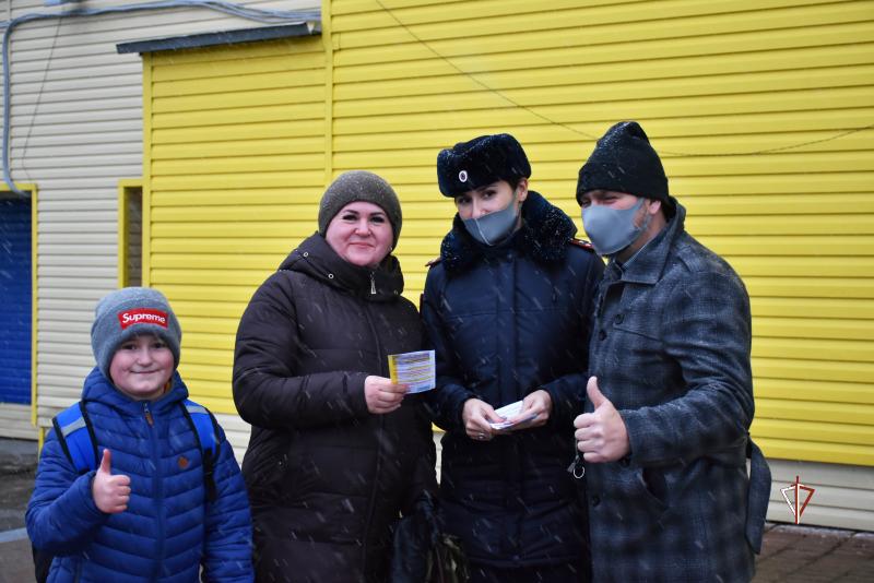 На Ямале Росгвардия участвует во всероссийской профилактической акции против наркотиков
