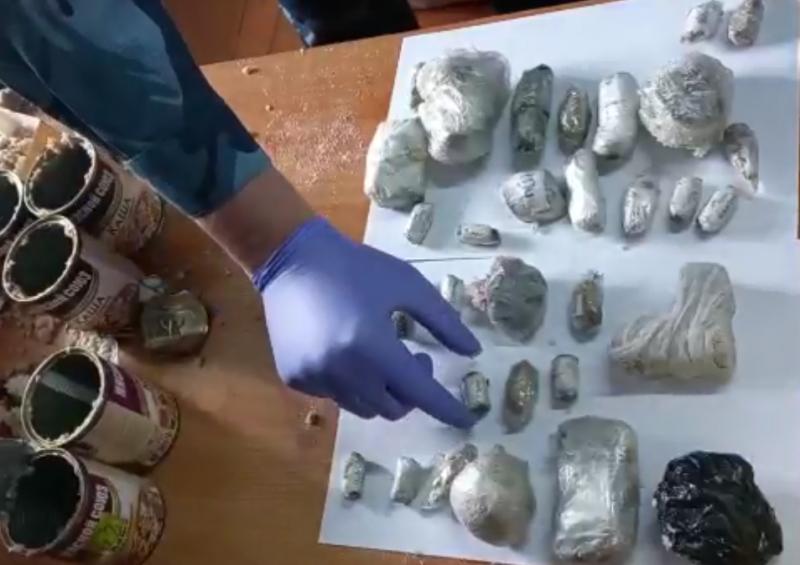 Наркотические вещества, запеченные в консервные банки, были обнаружены сотрудниками исправительного учреждения Тувы.
