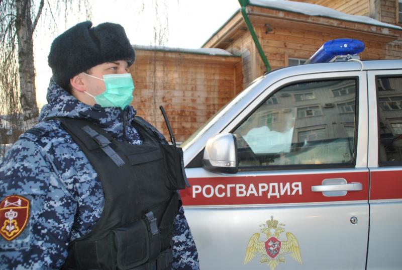 Кировские росгвардейцы задержали подозреваемого в кражах из магазина