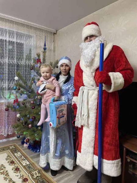 Дед Мороз специального назначения продолжает радовать детей на Южном Урале
