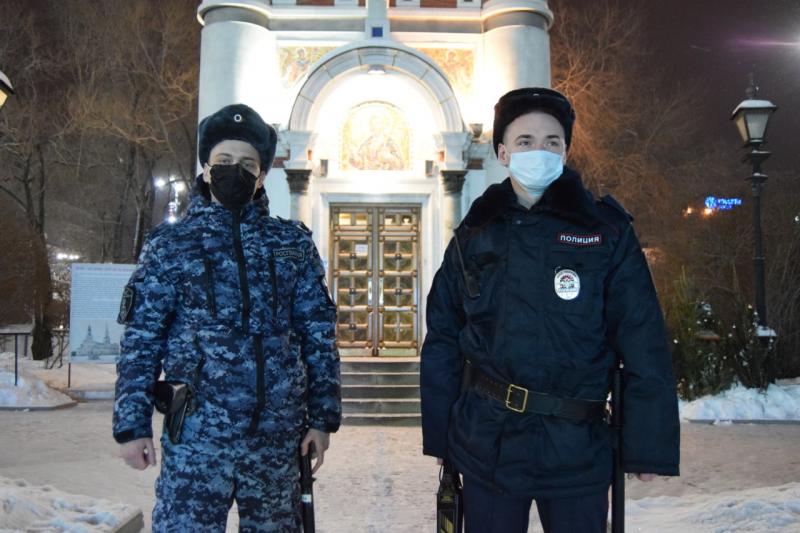 В Свердловской области сотрудники Росгвардии обеспечили охрану порядка во время празднования Рождества Христова