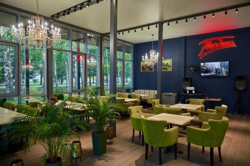 Мероприятия в атмосфере патриотизма и настоящая 
суворовская каша в банкетном меню ресторана Гвардеец.