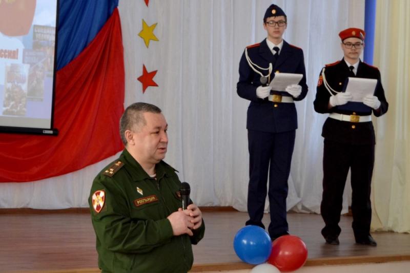 Представители Росгвардии стали почетными гостями на кадетском мероприятии в подшефной школе в Кургане