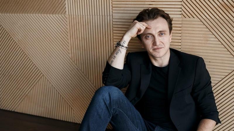 ТНТ4 и творческое объединение «Круг» запустили благотворительный проект с Денисом Дороховым