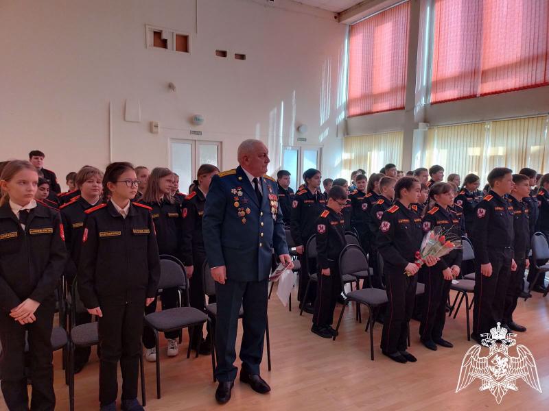 В Саратове ветераны войск правопорядка провели Урок мужества, посвящённый Дню памяти о россиянах, исполнявших служебный долг за пределами Отечества