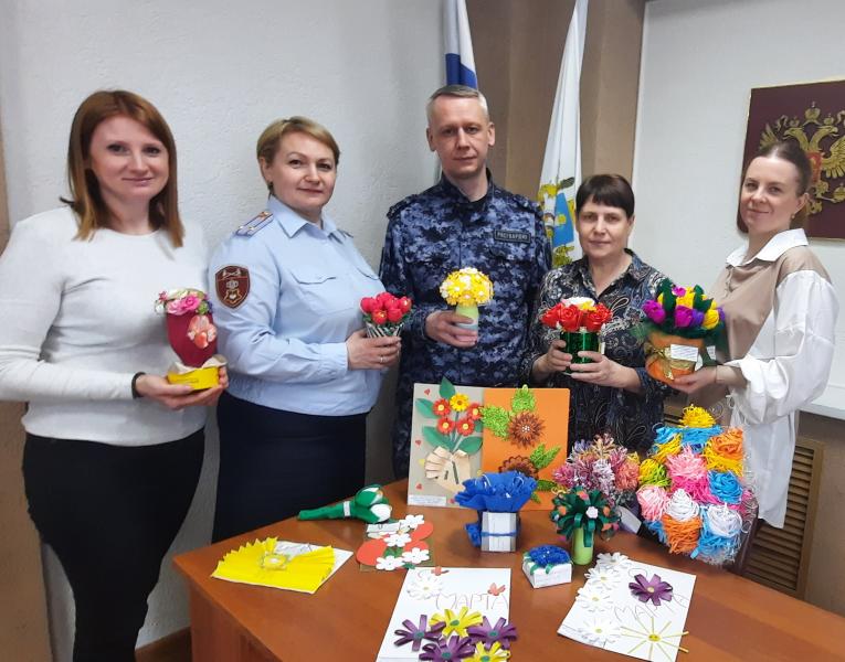 В Управлении вневедомственной охраны по Ульяновской области подвели итоги конкурса «Букет для мамы»