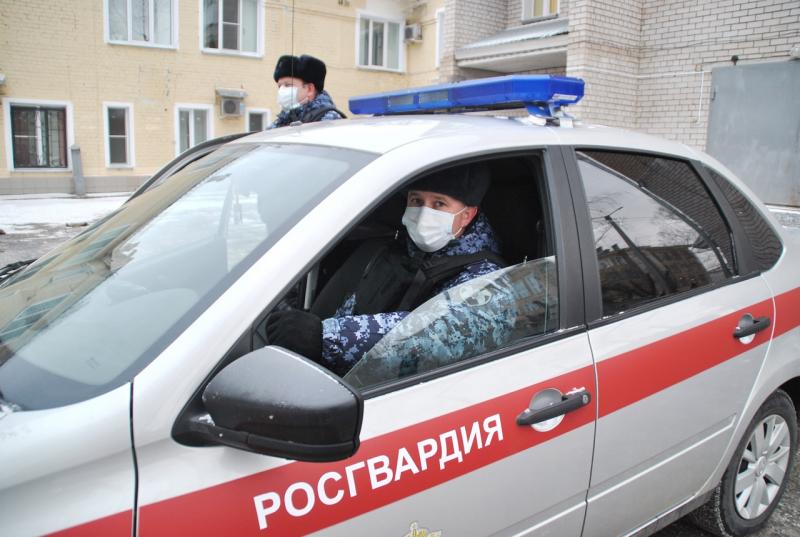 В Кирове росгвардейцы задержали двух граждан, подозреваемых в грабеже