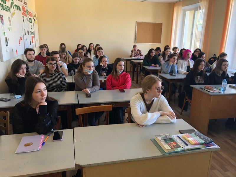 Орловские росгвардейцы провели со студентами занятие по вопросам безопасности
