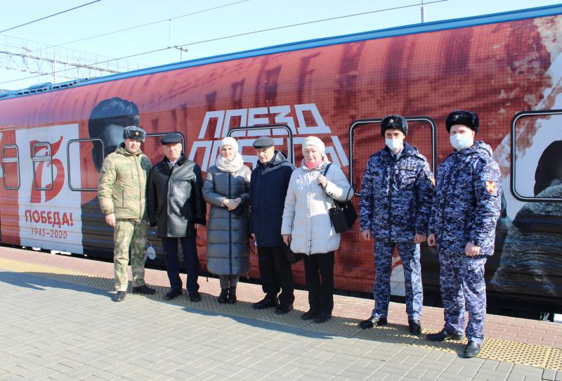 В Мордовии сотрудники Росгвардии посетили передвижной музей «Поезд Победы»