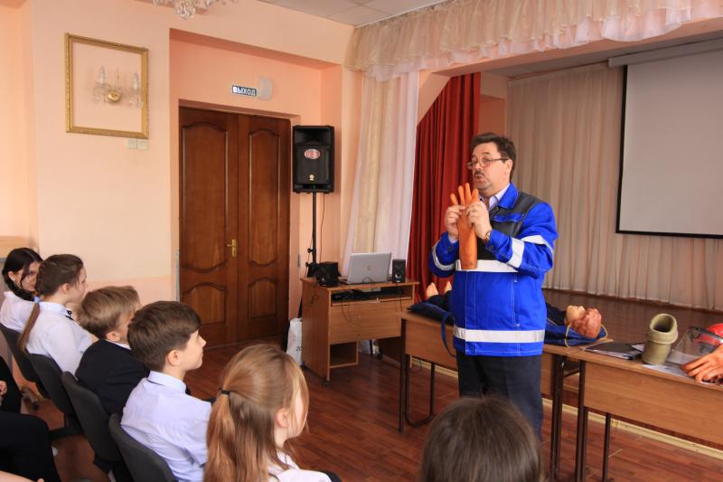Сотрудники «Россети Центр Ярэнерго» провели очередной урок электробезопасности для школьников