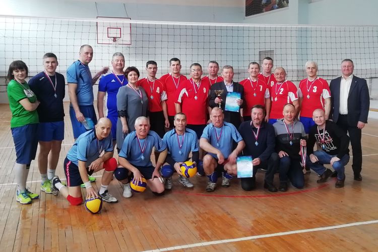 Команда ветеранов Росгвардии Удмуртии заняла высшую ступень пьедестала на соревнованиях по волейболу