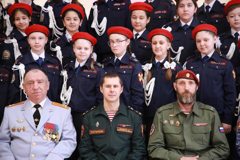 В Мордовии прошло торжественное посвящение школьников в кадеты Росгвардии