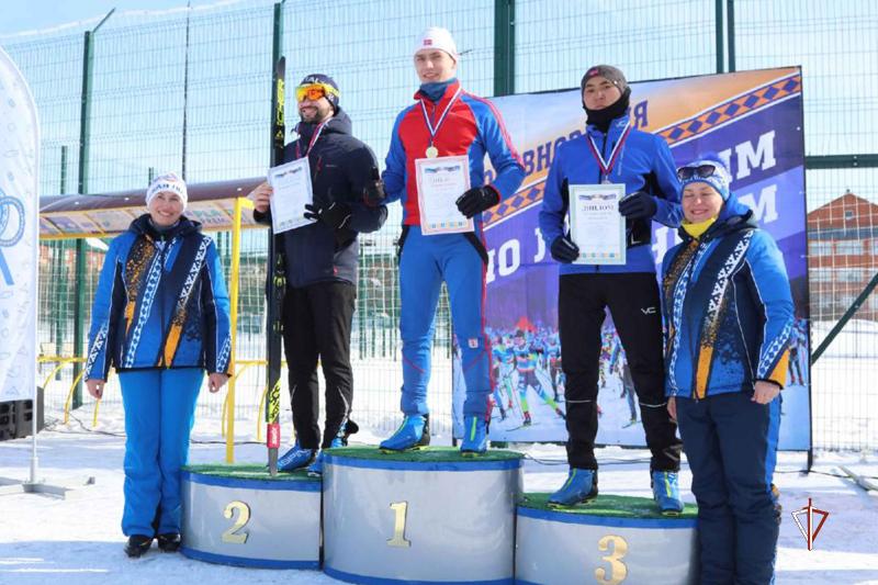 Спортсмен-росгвардеец одержал победу в лыжной гонке «Ямальская лыжня - 2022»