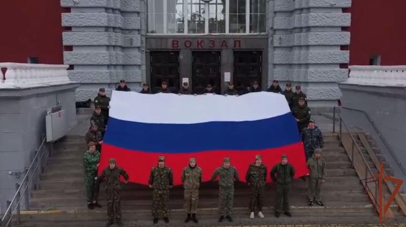 Росгвардия и творческие коллективы Курской области выразили поддержку российским войскам (видео)