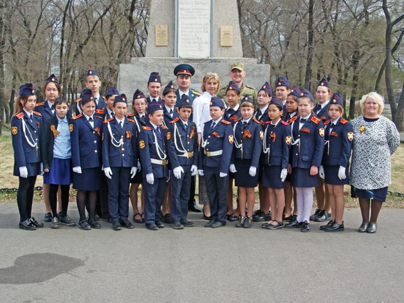 Росгвардейцы провели для абаканских кадет урок мужества и почтили память погибших в Великой Отечественной войне