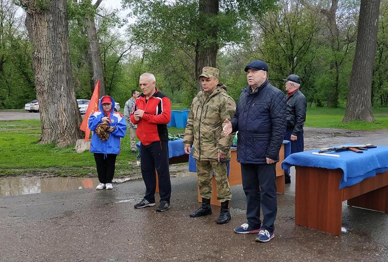 В Оренбурге Росгвардия и общественная организация «Офицеры России» провели военизированную эстафету для учащейся молодежи