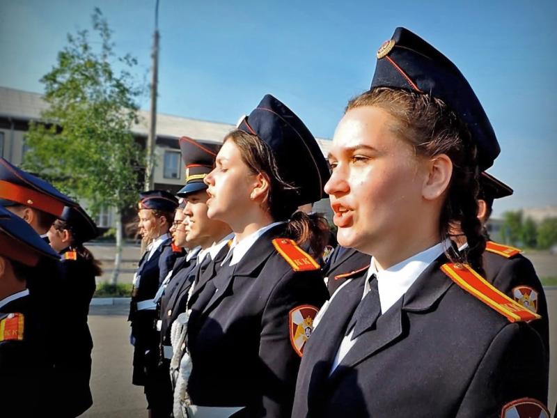 Участниками окружного песенного флешмоба Росгвардии «Вперед, Россия» стали абаканские кадеты