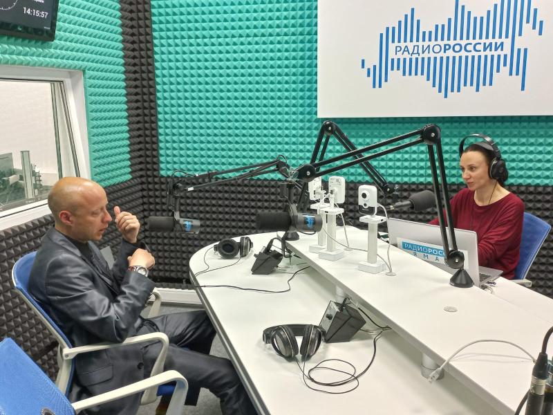 Специалист подразделения правового обеспечения Росгвардии выступил в эфире ведомственной радио-передачи на Ямале