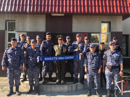 Росгвардия провела экскурсию по подразделению для представителя общественной организации «Офицеры России» в Сургуте