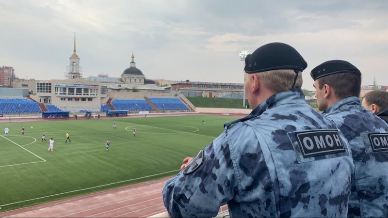 Сотрудники Управления Росгвардии по Рязанской области напоминают болельщикам о правилах поведения на футбольных матчах