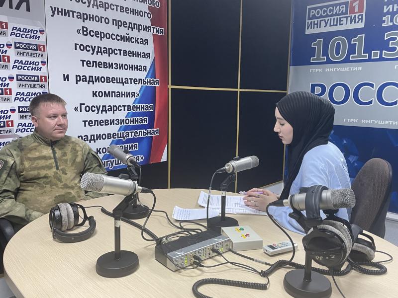 В преддверии Дня офицера росгвардеец выступил в эфире ведомственной радиорубрики в Ингушетии