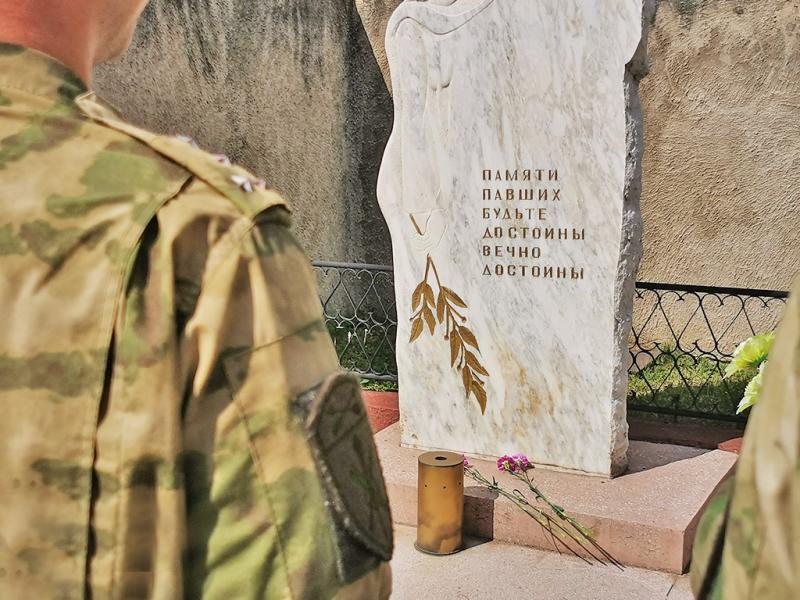 Память погибших бойцов ОМОН Росгвардии почтили в Хакасии