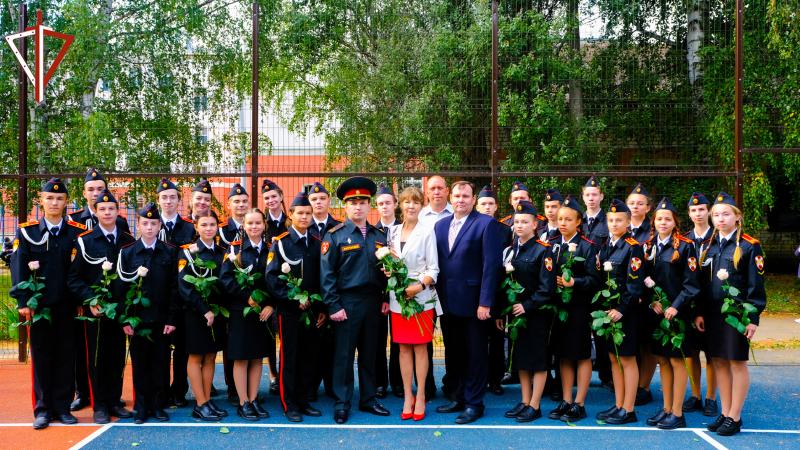 В Марий Эл росгвардейцы поздравили учеников подшефных классов с Днем знаний