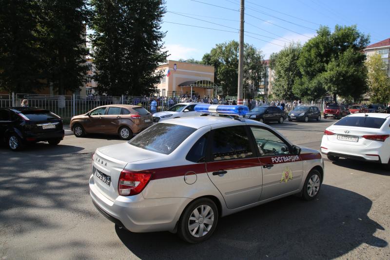 В Мордовии сотрудники и военнослужащие Росгвардии обеспечили правопорядок в День знаний