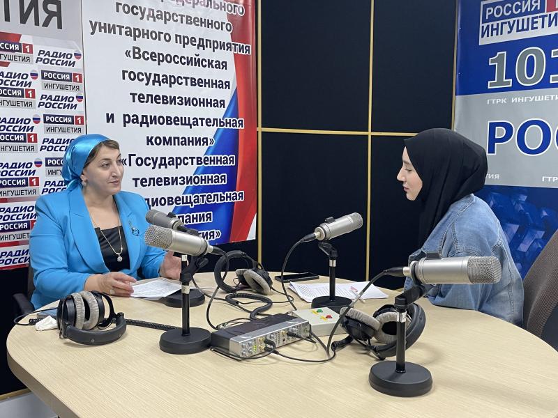 Гостем выпуска  радиорубрики «В эфире Росгвардия» стала заведующая ведомственным детским садом в Ингушетии