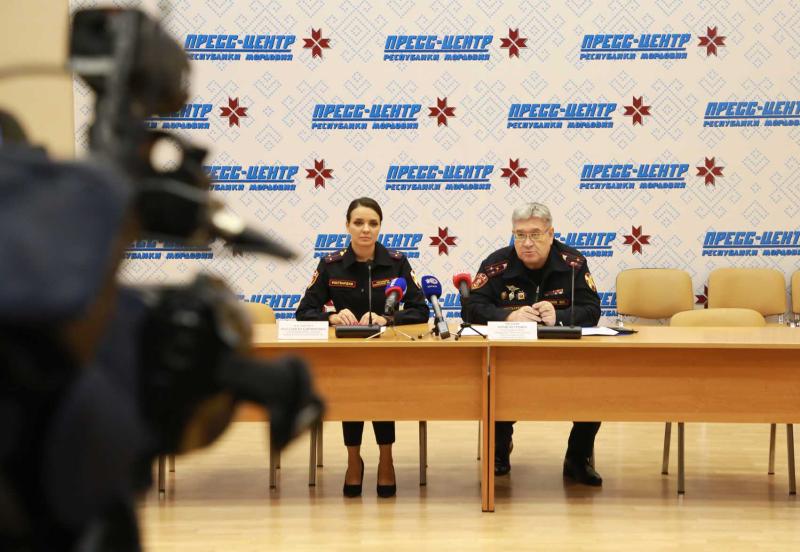 В Мордовии начальник вневедомственной охраны региональной Росгвардии провел пресс-конференцию