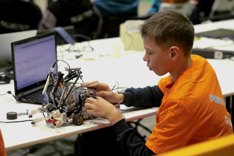 В Санкт-Петербурге прошел масштабный Международный фестиваль по робототехнике «РобоФинист-2022»
