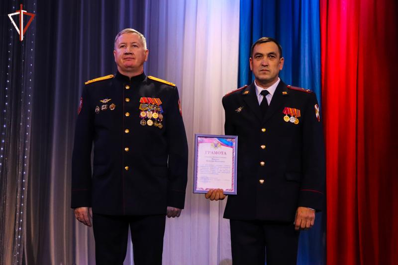 В Йошкар-Оле сотрудникам вневедомственной охраны Росгвардии вручили награды в честь 70-летия образования службы