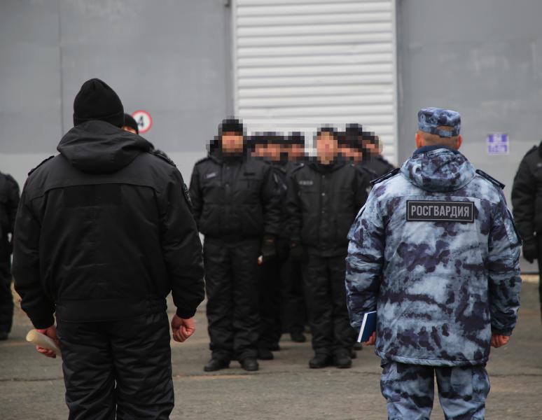 В Мордовии в спецподразделениях Росгвардии прошел строевой смотр