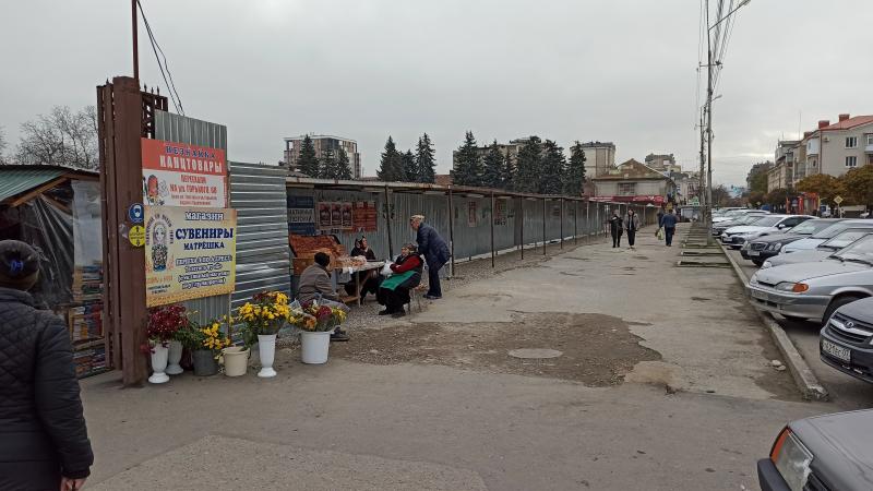 После обращения Народного фронта тротуар возле рынка в Нальчике стал доступнее