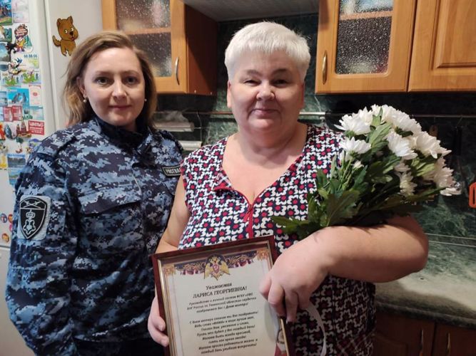 Мам с праздником поздравила Росгвардия на Урале